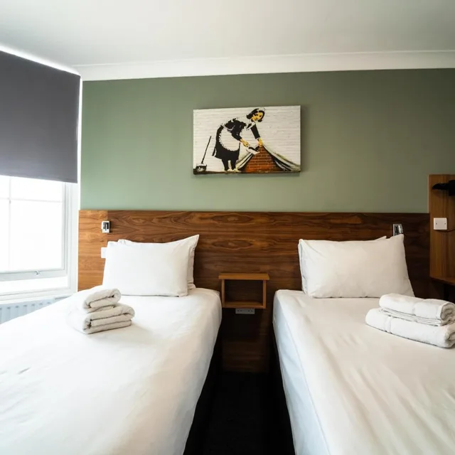 غرفة بريميوم بسريرين منفصلين، Chelsea Guest House 2/10