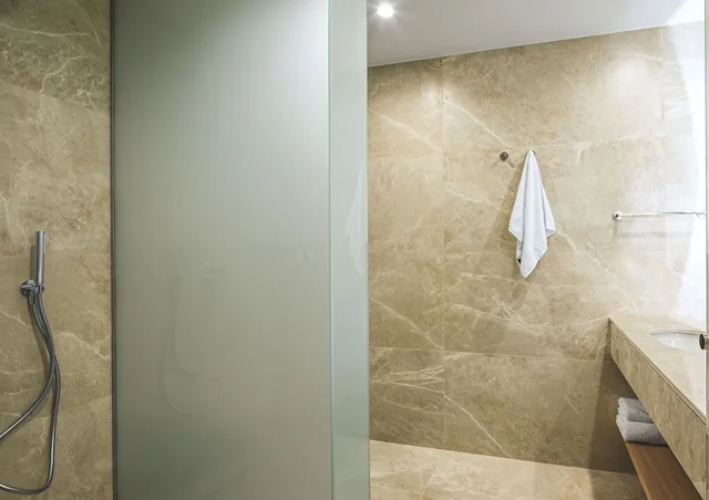 1 Bedroom, Swim Up, Suite, King Bed, Garden View، NALU Latchi, Leonardo Limited Edition 5/6
