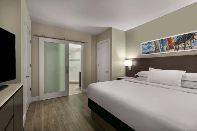 جناح بسرير كينج بغرفة نوم واحدة مع أريكة لذوي الإعاقة، Hilton Grand Vacations Club Ocean 22 Myrtle Beach 1/3