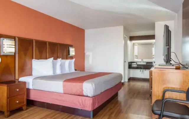 غرفة قياسية بسرير كينج لذوي الإعاقة، Motel6 Van Buren, AR 5/10