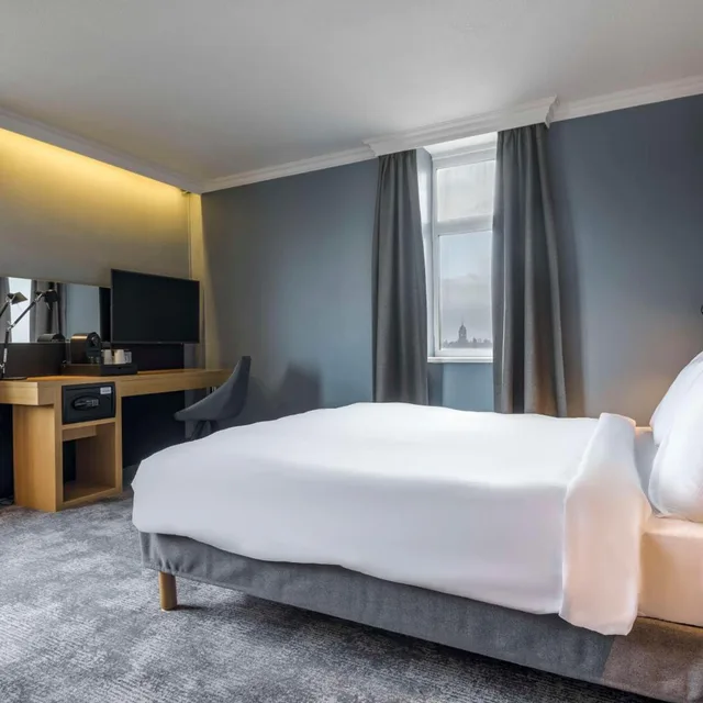 Superior, Parliament View, Radisson Hotel York 5/10