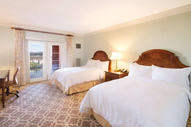 غرفة قياسية بسريرين مزدوجين، Hilton Lake Las Vegas Resort and Spa 1/4
