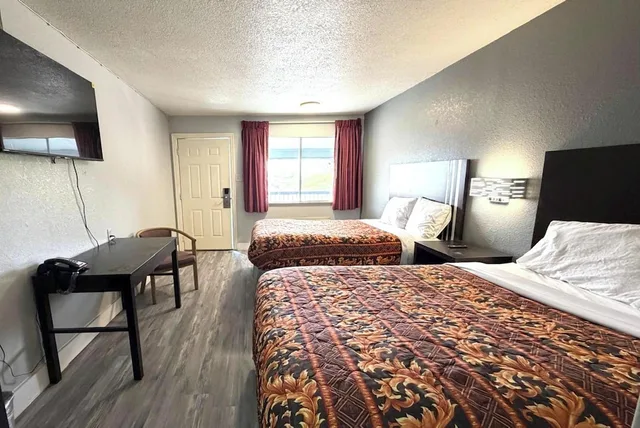 غرفة بسريرين كوين، Regency Inn Three Rivers I-37 8/10