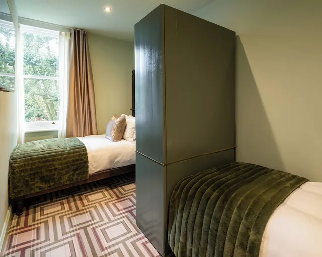 غرفة كلاسيكية بسريرين منفصلين، Ellen Kensington Hotel 1/3