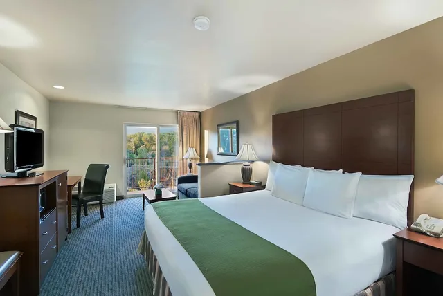 Suite, King Bed, River View, Sofa, Oxford Suites Yakima 1/3