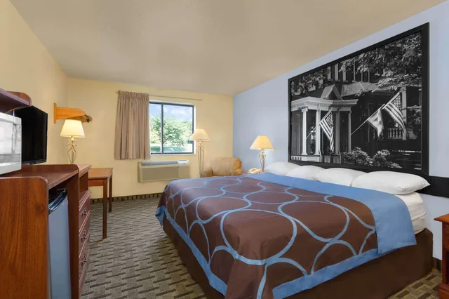 غرفة بسرير كينج، Super 8 By Wyndham Lynchburg Va 1/1