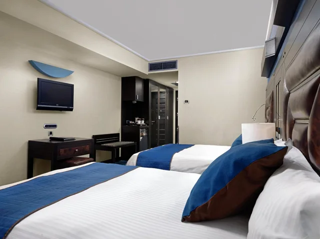 غرفة بريميوم بسريرين مزدوجين مع دخول الصالة، Crowne Plaza Athens City Centre 8/10