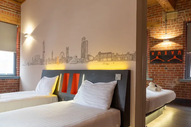 غرفة قياسية بسريرين منفصلين لذوي الإعاقة، easyHotel Manchester City Centre 4/10