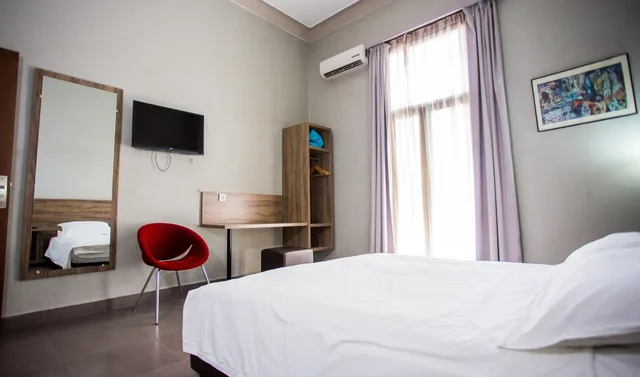 غرفة بسرير كوين، Hotel Olympic 4/10