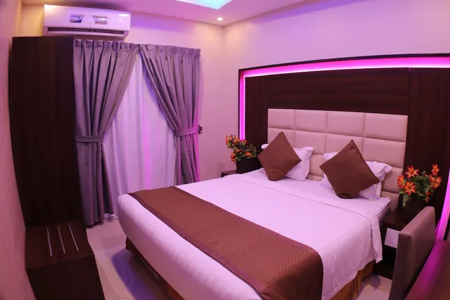 شقة بسرير مزدوج وسريرين منفصلين بغرفتي نوم بمطبخ صغير، سوات للشقق الفندقية(Swat Furnished Apartment) 1/10