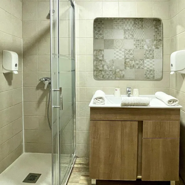 غرفة بسرير كوين بشرفة، Te Mana Hotel 4/6