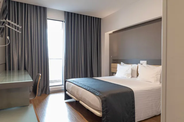Renovated, Double Bed، Alif Campo Pequeno 2/7