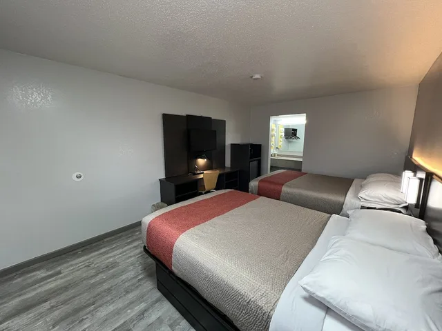 غرفة قياسية بسريرين مزدوجين، Motel6 Dyersburg, TN 1/10