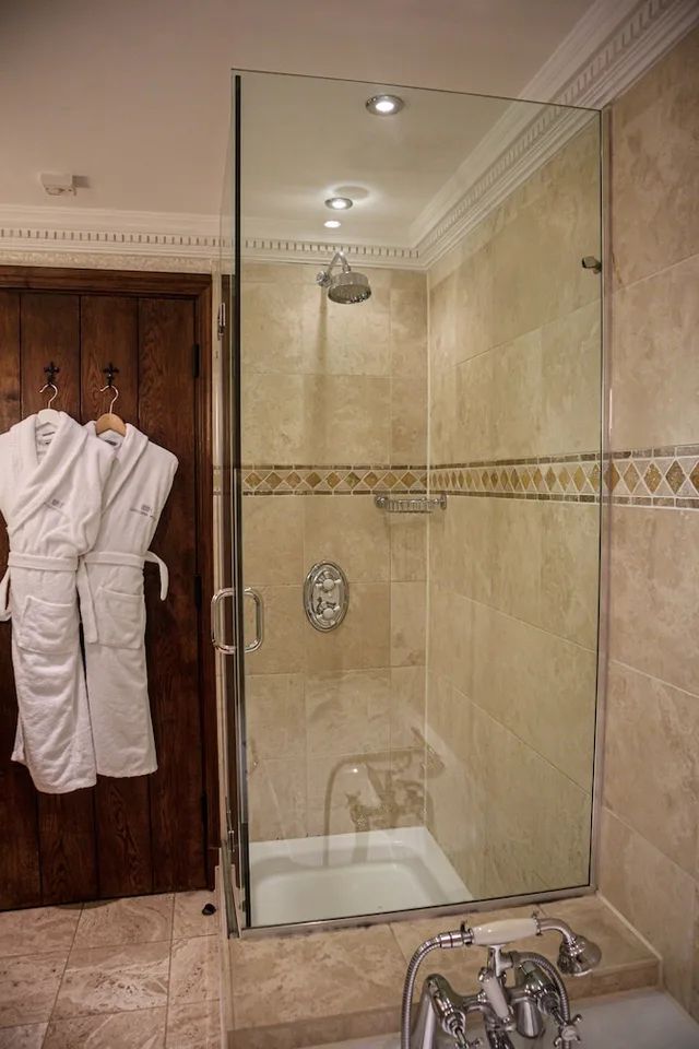جناح بسرير مزدوج، Langshott Manor 4/4
