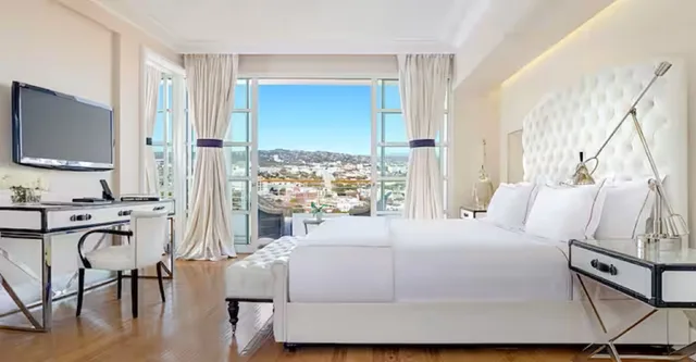 جناح، Cameo Beverly Hills, LXR Hotels & Resorts 6/10