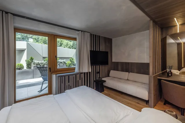 Nature Living, 1 King and 1 Single Beds, Hotel Palace Ravelli 1/7