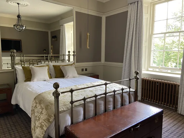 غرفة كلاسيكية بسرير كوين، Cornhill Castle 1/2