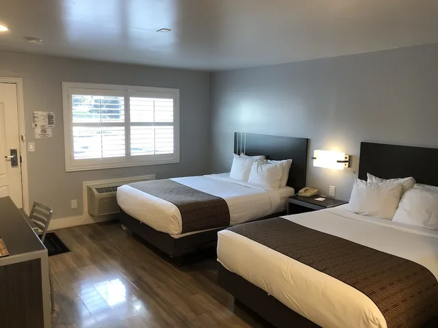 غرفة بسريرين كوين، Pacific Inn Monterey 1/9