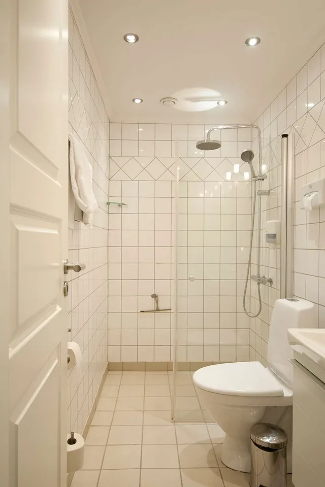 غرفة بسرير مزدوج بإطلالة على البحيرة، Golf Hotel Viborg 2/2