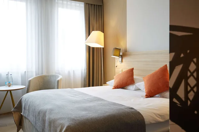 غرفة قياسية بسرير كوين، Scandic Wroclaw Hotel 8/11