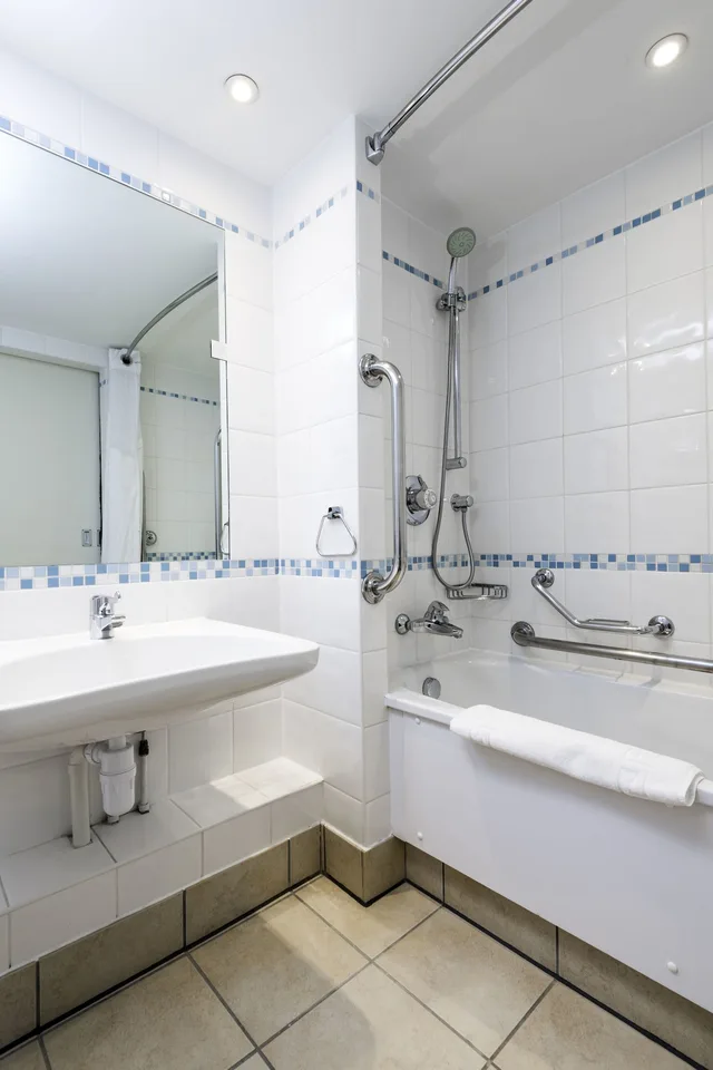 غرفة قياسية بسرير مزدوج مع أريكة، Holiday Inn Milton Keynes - Central 4/6