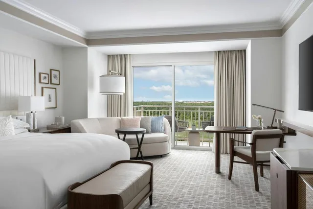 Room, King Bed, Lake Front, Pool View, Sofa، The Ritz Carlton Orlando Grande Lakes 4/7