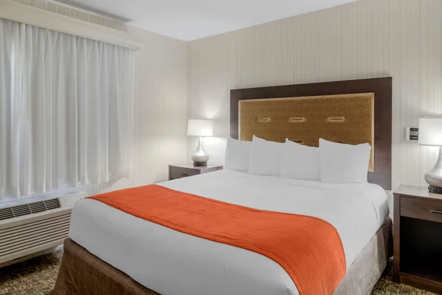 Suite, King Bed, Best Western Plus Big America 2/9