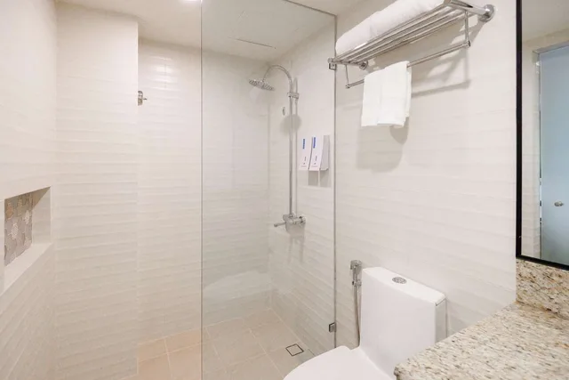 غرفة بريميير بسريرين مزدوجين، SureStay Plus by Best Western Cebu City 3/3