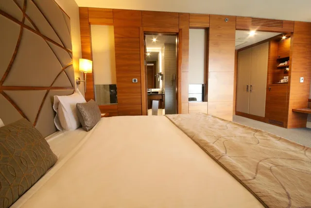 Connecting, Superior, Double Bed, Land View، Cevahir Hotel Istanbul Asia 2/8