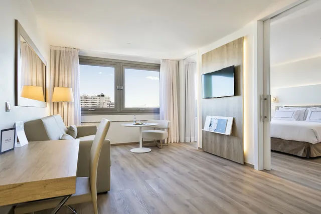 The Level, Junior Suite, King Bed، Melia Madrid Princesa Hotel 4/10