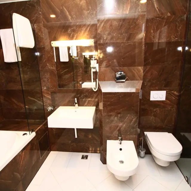 جناح جونيور بشرفة، Hotel International Prishtina Spa Prishtina 6/8