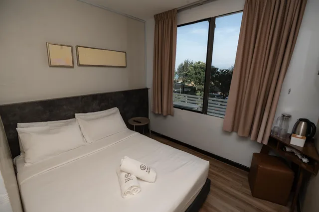 غرفة سوبيريور بسرير كوين، Wang's Hotel Gurney Drive 2/3