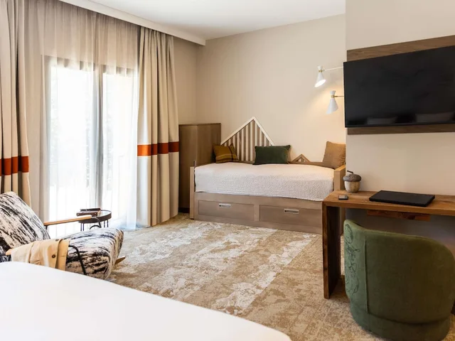 غرفة سوبيريور عائلية بسرير مزدوج مع أريكة في طابق مرتفع، Mercure Ax Les Thermes 3/8
