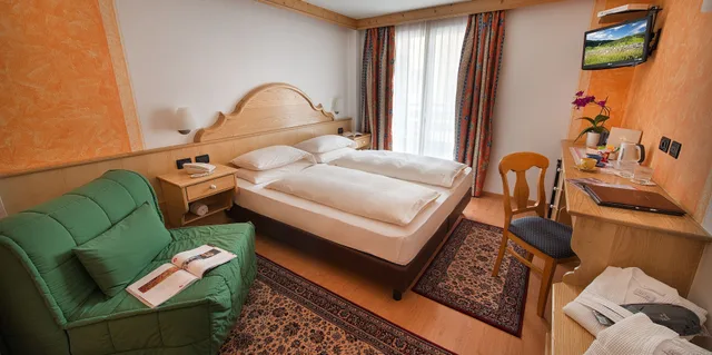 غرفة كلاسيكية بسرير كوين بشرفة، St Michael Hotel 3/8