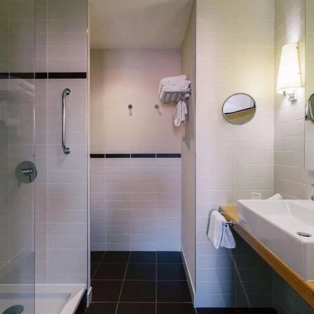 غرفة قياسية بسرير مزدوج بشرفة بإطلالة، Radisson Blu Hotel Toulouse Airport Formerly Radisson Sas 7/8