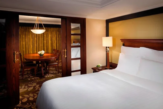 جناح تنفيذي بسرير كينج بغرفة نوم واحدة، Marriott Amman Hotel 5/10