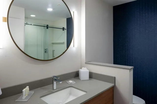 جناح بسريرين كوين مع أريكة بحوض استحمام لذوي الإعاقة، Fairfield Inn & Suites by Marriott Somerset 5/6