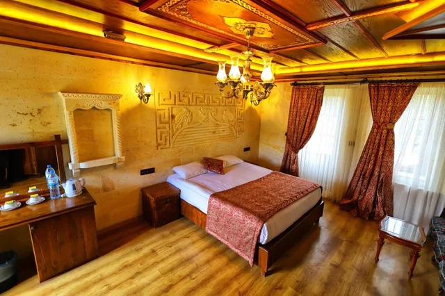 غرفة بسرير كوين بشرفة، Empire Cave Hotel 7/9