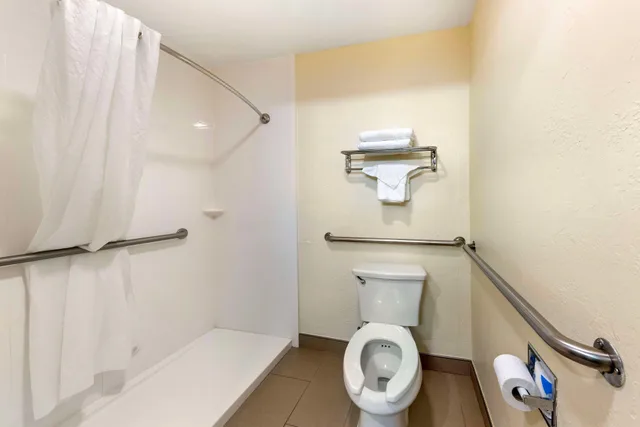 جناح بسريرين كوين لذوي الإعاقة، Best Western Greentree Inn & Suites 3/3