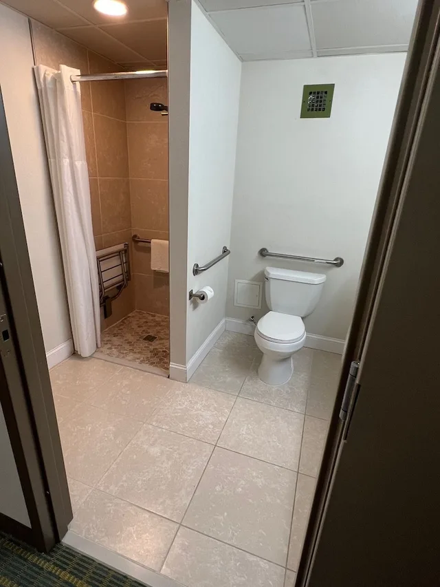 غرفة بسرير كينج لذوي الإعاقة، Quality Inn Seekonk-Providence 7/8