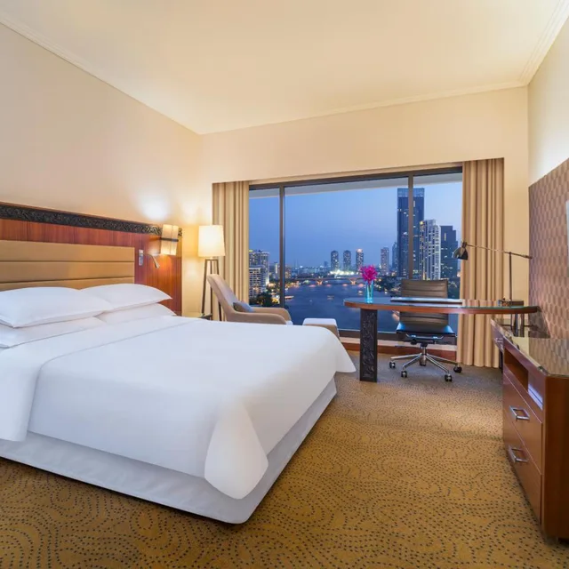 غرفة سوبيريور ديلوكس بسرير كينج بإطلالة على النهر، Royal Orchid Sheraton Riverside Hotel Bangkok 1/3