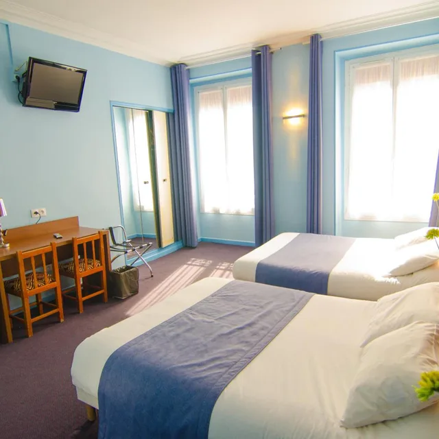 غرفة رباعية بسرير مزدوج، Hotel Paris Bruxelles 8/9