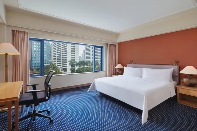 Deluxe, King Bed, LE MERIDIEN JAKARTA 4/9