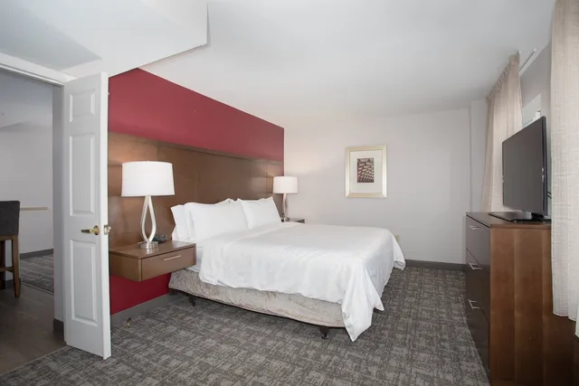 جناح بسريرين مزدوجين بغرفتي نوم بمطبخ لذوي الإعاقة، STAYBRIDGE SUITES DENVER INTERNATIONAL AIRPORT 4/9