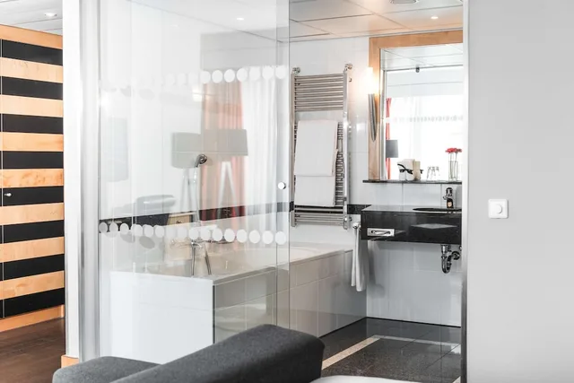جناح جونيور بسرير كينج، Swissotel Amsterdam 4/4