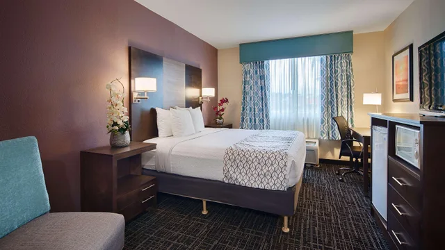 غرفة بسرير كوين، Best Western Fort Myers Inn and Suites 1/2