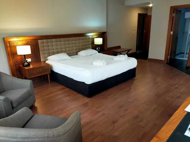 غرفة تنفيذية بسرير كوين بجاكوزي، Tiara Termal Spa Hotel 7/10