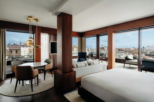 جناح ركني بسرير كينج بشرفة، Hyatt Thompson Madrid 3/5