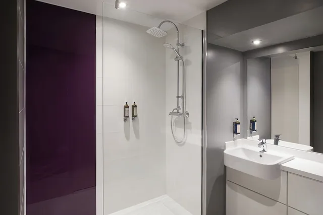 غرفة سوبيريور بسرير كينج، Premier Inn Plymouth East 3/4