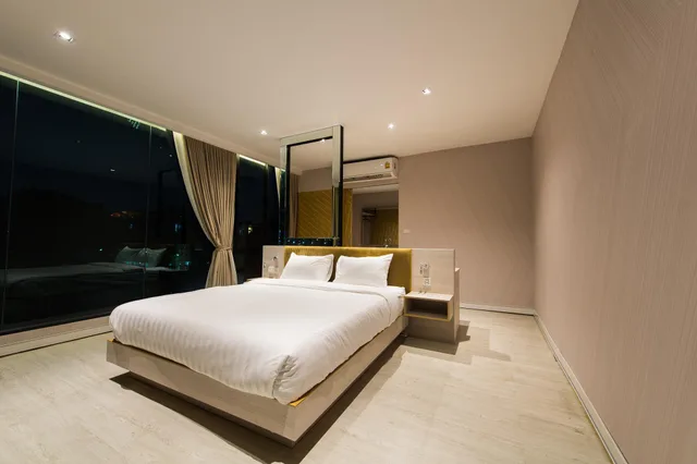Villa, King Bed, V Varee Bangkok 2/2